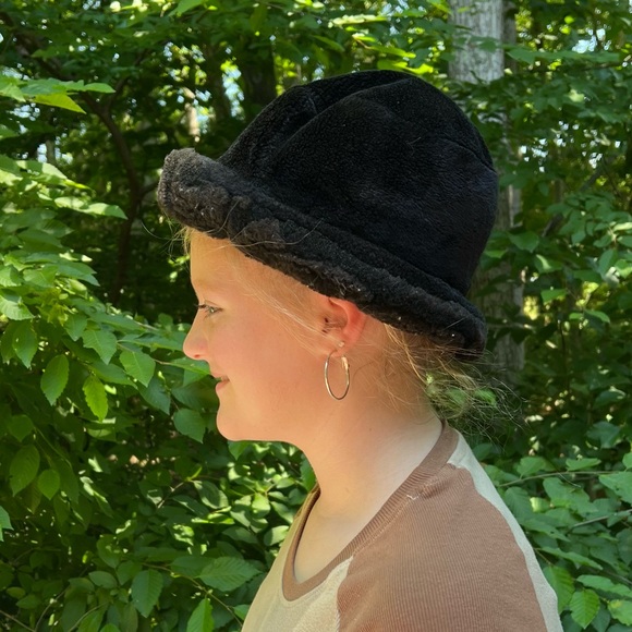 Chocolate Brown Faux Fur Brimmed Pillbox Hat - Picture 4 of 7